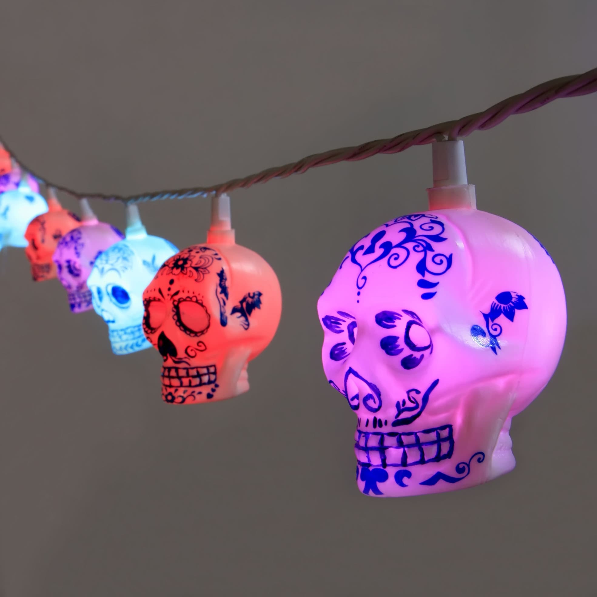 Halloween Decor Light Set w_handdrawing on skull lampshade